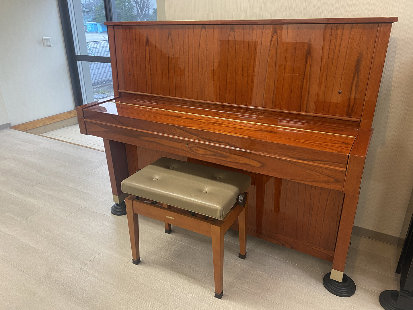 アップライトピアノ画像